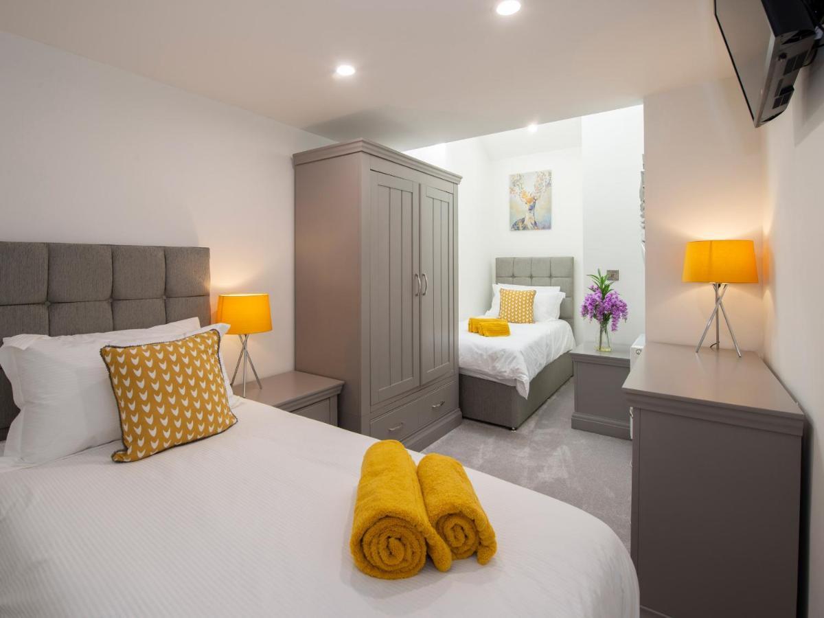 Harbour Sunset Villa Уитби Екстериор снимка